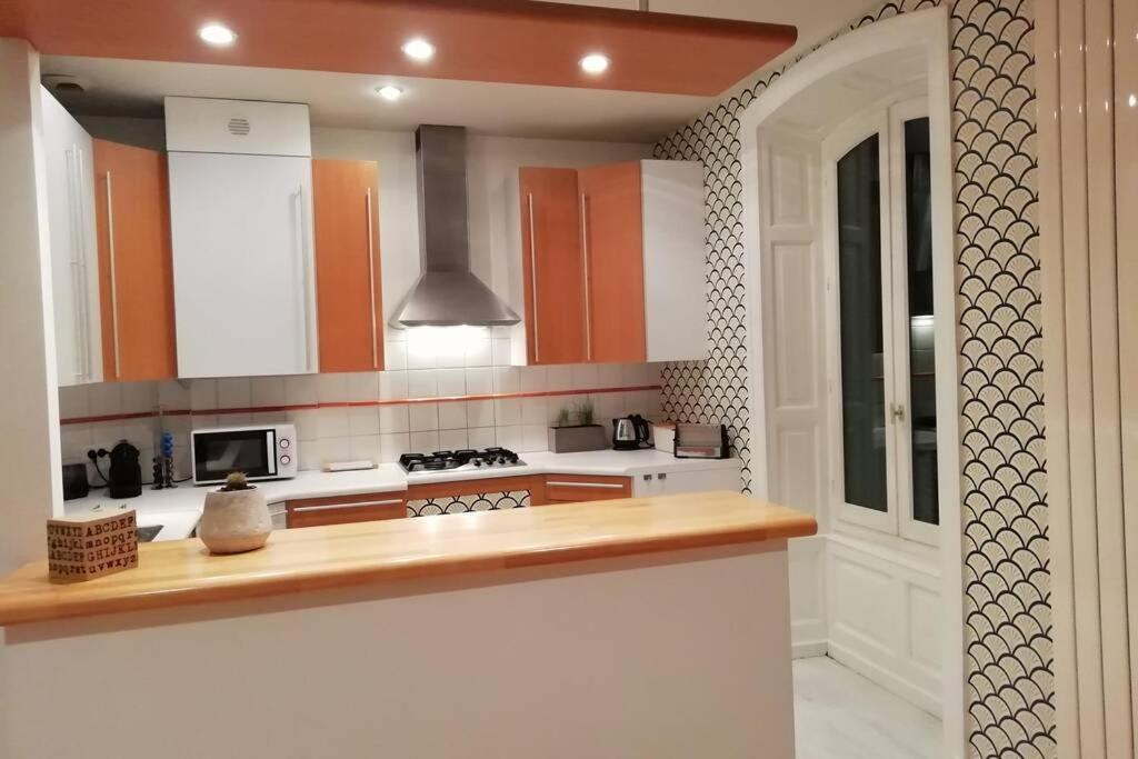 Tulle : Bel Appartement Lumineux En Centre Ville Ngoại thất bức ảnh